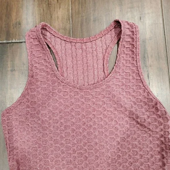 Womens Quilted Burgandy Tank Top Size L/XL Light Weight Summer Top Shirt - Picture 2 of 8